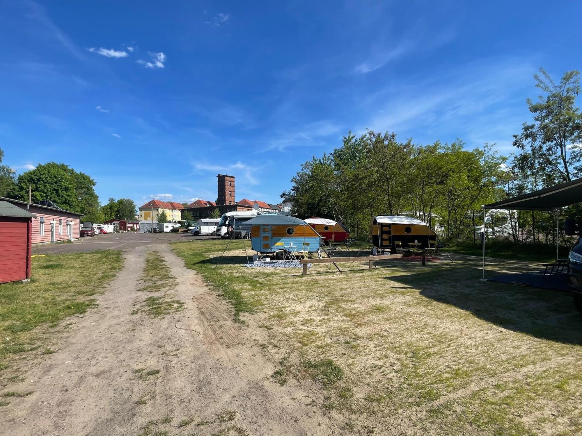 Cabrio-Wohnwagen Hotel Brandenburg  Eksteriør billede